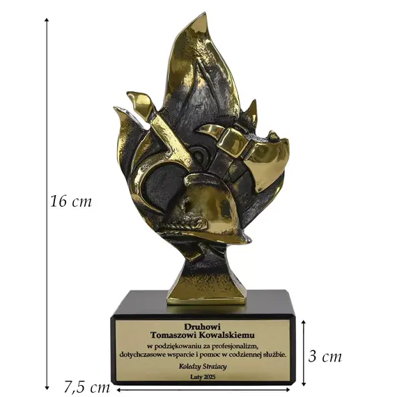 Statuetka mosiężna dla strażaka - hełm, toporek, bosak