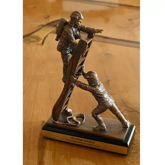 Statuetka STRAŻACY - 30 cm na prezent dla strażaka