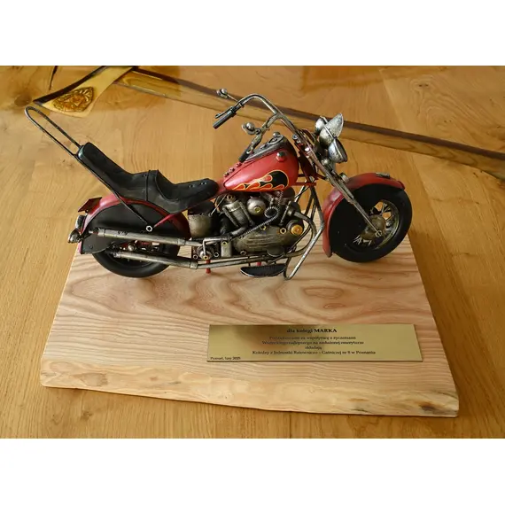 Metalowa replika motocykla Indian na prezent dla strażaka - model z personalizacją