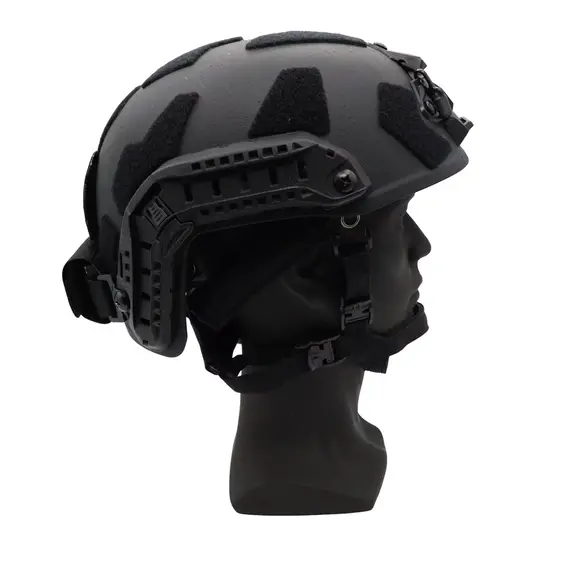 Widok boczny hełmu NOXODA NXH01PRO High-Cut z szynami i montażem NVG