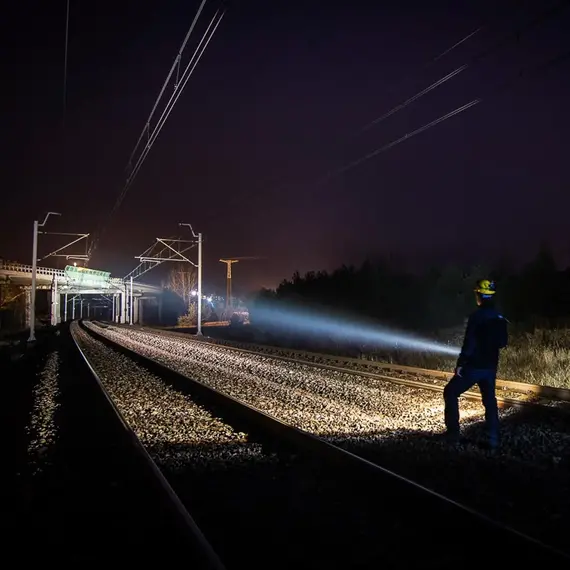 X-Pistol GEN2 – mocny strumień światła 1500 lumenów w akcji nocnej