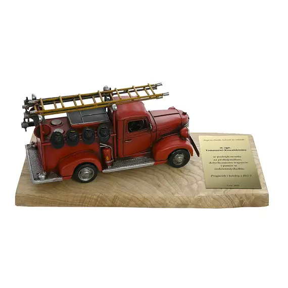 Metalowy samochód strażacki retro na podstawie 25x43 cm – wyjątkowy prezent dla strażaka